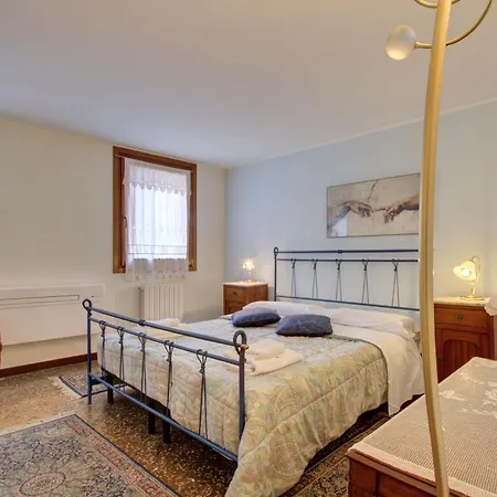 Apartment Cross-canal Set