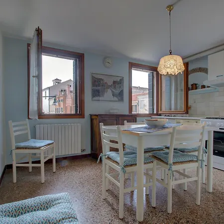 Apartment Cross-canal Set Venedig