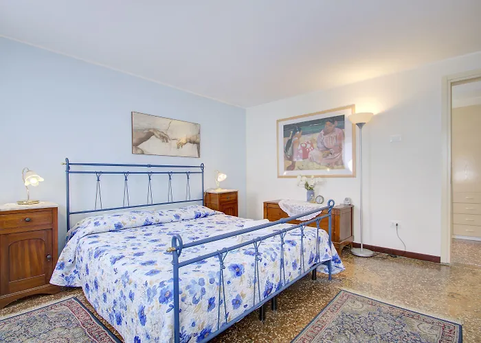 Cross-canal Set Venise